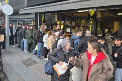 Zonguldak’ta İftara Dakikalar Kala Pide Kuyruğu