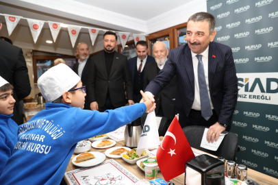 Vali Hacıbektaşoğlu öğrencilerle aynı sofrada orucunu açtı