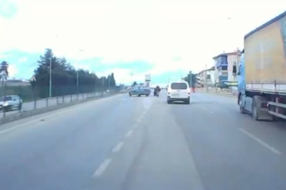 Kazadan yapmaktan kaçtı, refüje çarptı