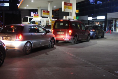 Zonguldak’ta yakıt istasyonlarına hücum var: Uzun kuyruklar oluştu