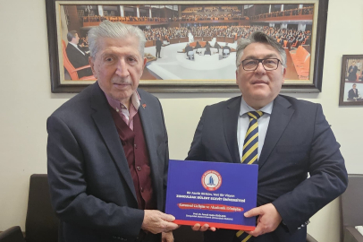 Prof. Dr. İsmail Hakkı Özölçer, Köksal Toptan'ı ziyaret etti