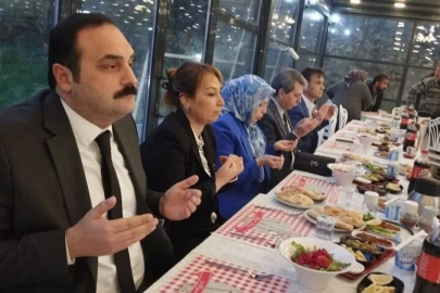Başkan Dökmeci muhtarlarla iftarda buluştu