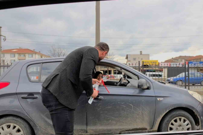 90 yaşındaki ninesiyle şiddete dikkat için Düzce’yi dolaştı!