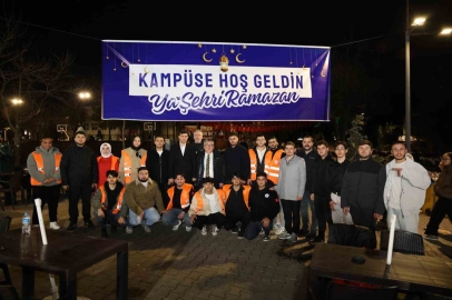 Rektör Özölçer öğrencilerle iftar sofrasında buluştu!