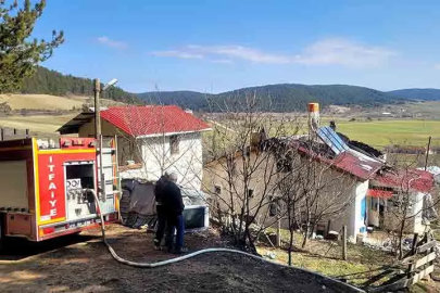 Evinde çıkan yangını söndürmeye çalışırken öldü