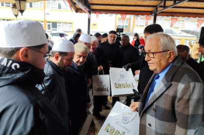 KDZ. EREĞLİ, SOĞUK VE YAĞIŞLI HAVAYA RAĞMEN ŞEHİR MEZARLIĞINDA DUADA BULUŞTU