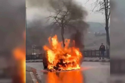 Seyir halindeki otomobil alev alev yandı!