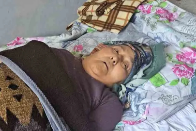 Yatağa bağımlı yaşlı kadın koruma altına alındı!