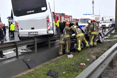 Polis servis minibüsü kaza yaptı: 1 polis şehit, 16 polis yaralı