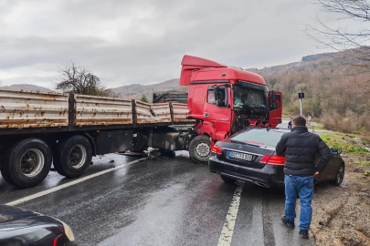 YAĞIŞLI HAVA KAZA GETİRDİ!