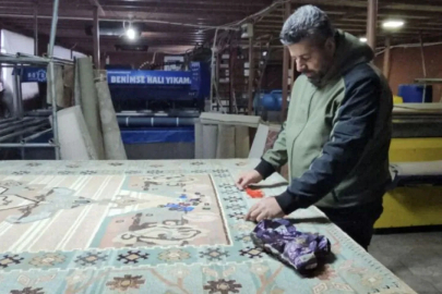 Halıda bulduğu altınları sahibine ulaştırdı!