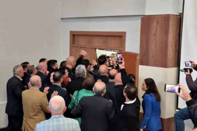 CHP’li üyeler girişi engelledi, Jandarma müdahale etti!