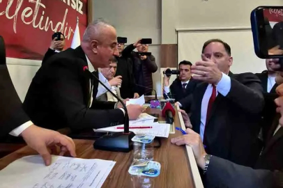 İl Genel Meclisi’nde gerginlik kavgaya dönüştü!