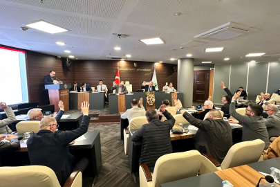 Çaycuma Belediye Meclisi'nde iktidardan övgü dolu sözler