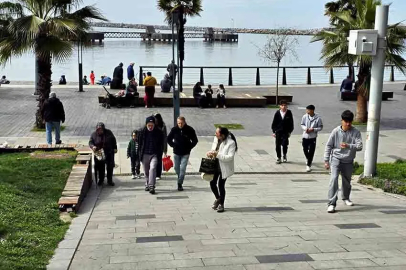 Sıcaklık yükseldi, sahiller doldu taştı!