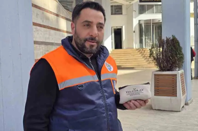 Duyarlı temizlik görevlisi bulduğu cüzdanı teslim etti