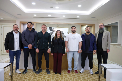 Antalya’da güreş sezonu öncesi moral ziyareti