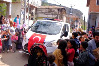 Polis ekipleri ihbarla gittikleri mahallede kutlamayla karşılandı!