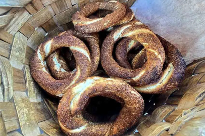 Ekmekle aynı fiyat oldu: Simit 20 TL