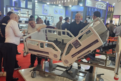 Rektör Özölçer, Türkiye’nin en büyük sağlık fuarına katıldı