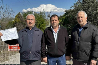 10 yıldır ödenmeyen süt paraları için fabrika önünde toplandılar