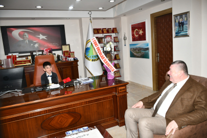 ALAPLI’DA 23 NİSAN’DA BAŞKANLIK KOLTUĞUNA KÜÇÜK SELCİK OTURDU