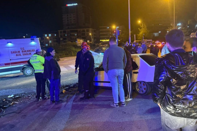 Kdz.Ereğli'de Otomobiller kafa kafaya çarpıştı!