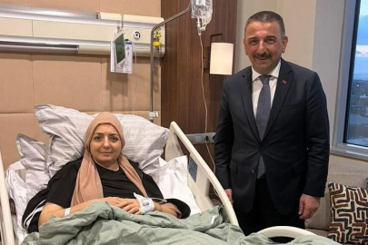 Vali Hacıbektaşoğlu’ndan Saadet Oruç’a Geçmiş Olsun Ziyareti
