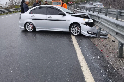 Otomobil bariyere çarparak durabildi!