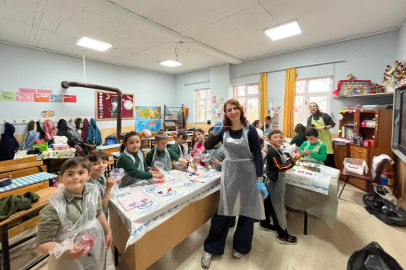 Oyuncak müzesi, fındıklı köyünde çocuklarla buluştu!