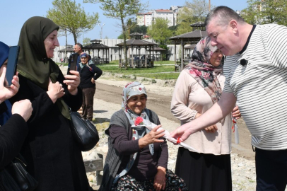 ANNELER GÜNÜNDE SAHİL PARK’TA ANLAMLI KUTLAMA!