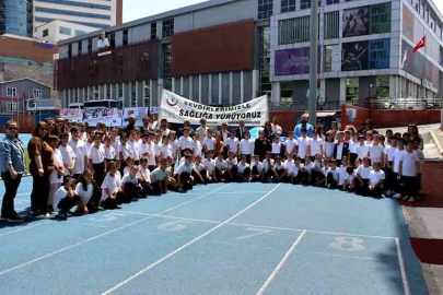 Zonguldak'ta “Sağlıklı ve Hareketli Yaşama Merhaba" yürüyüşü düzenlendi