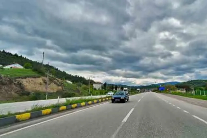 Ters şeritte ölüm yolculuğu! Facia son anda önlendi ...