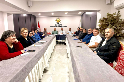 AK Parti Merkez İlçe Haftalık toplantısını yaptı