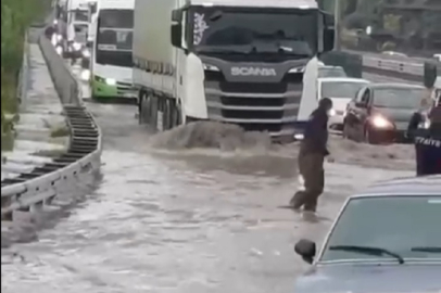 Alaplı’da Sağanak Ulaşımı Felç Etti!