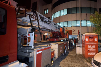 Huzurevinde Gece Yarısı Yangını! 54 Kişi Tahliye Edildi