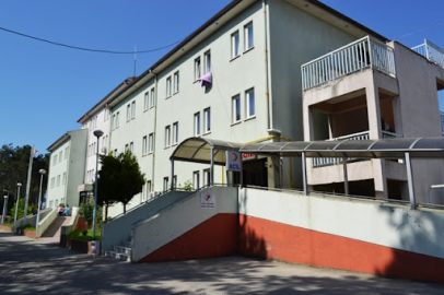 Kurban kesiminde yaralanan acemi kasaplar hastaneye koştu!