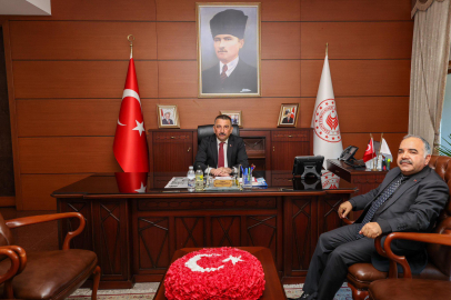 Vali Osman Hacıbektaşoğlu Müftü Demir’i Kabul Etti