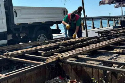 Zonguldak sahilinde banklar sökülüyor