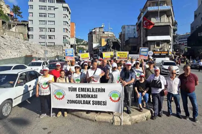 Zonguldak’ta Emekliler Madenci Anıtı’nda İsyan Etti!