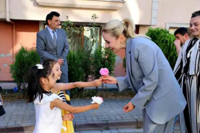 Kaymakama sevgi çiçekleri
