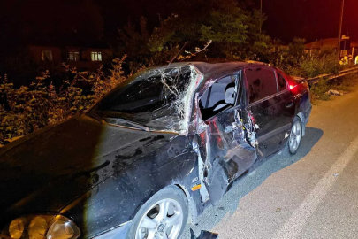 Kamyon ve otomobile çarpan araç takla attı!