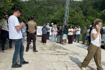 Mahalleli bir kez daha yol kapattı!