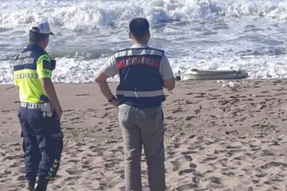 Plajda Korku Dolu Anlar: Silahlı İHA Karaya Sürüklendi