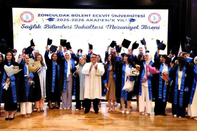 Geleceğin sağlıkçıları yemin ederek uğurlandı!