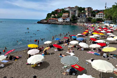Hava sıcaklığı arttı, Kapuz plajı doldu!