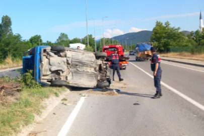 Üniversite kavşağında feci trafik kazası: Araç taklalar attı