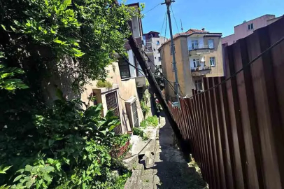 Zonguldak'ta Merdivenlerdeki direk kazaya davetiye çıkarıyor!