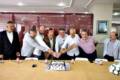 Başkan Tahsin Erdem personelin Babalar Günü’nü kutladı