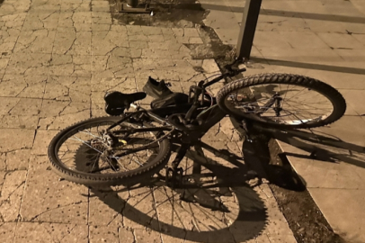 Bisikletliye otomobil çarptı! 1 kişi yaralandı
